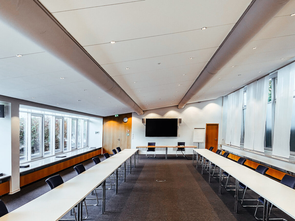 Heat Pump for Bank building Conference Room in Stuttgart, Germany