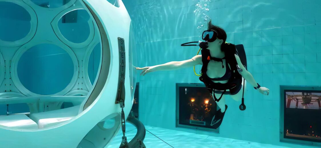 Nemo 33 swimming pool picture