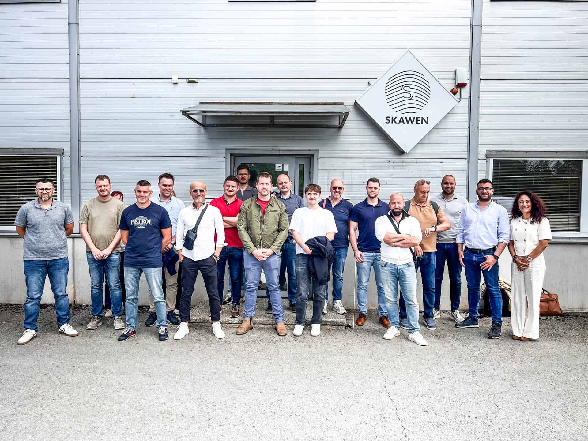 skawen blogpost belux team in facotry tallinn 21f43fb6
